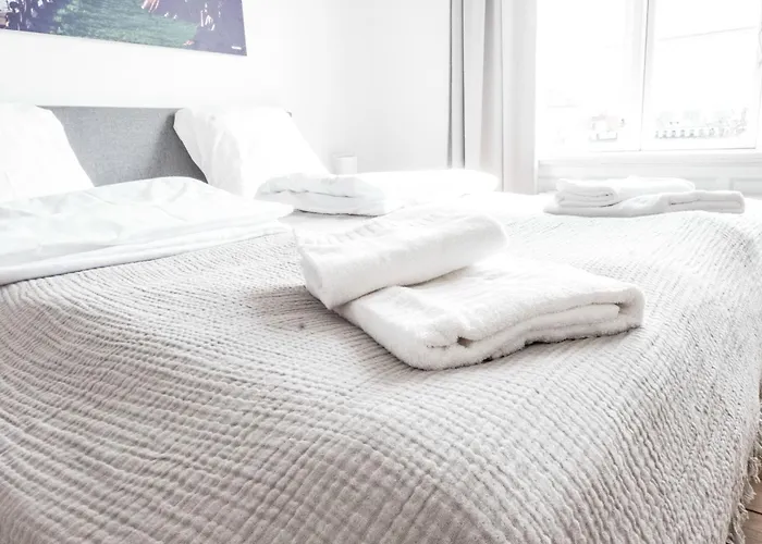 Beautiful 2-Bed Apartment.